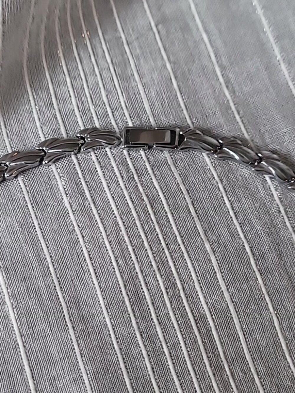 Vintage Two-Tone Stainless Steel 16" Leaf Link Collar Choker Necklace - Excellen - Picture 7 of 16